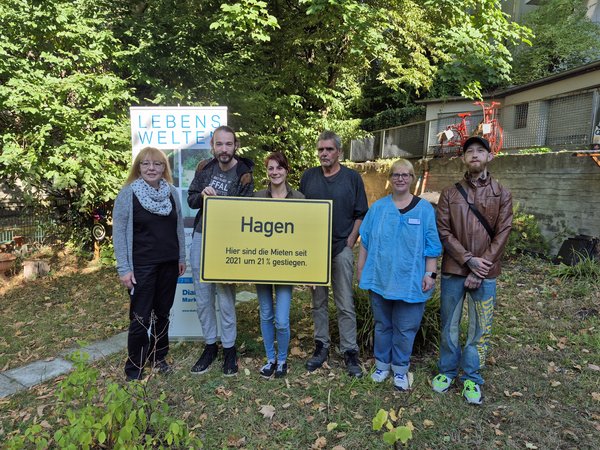 Um auf die Steigerung der Mieten in Hagen hinzuweisen, beteiligte sich auch die Wohnungslosenhilfe der Diakonie Mark-Ruhr an einer Fotoaktion